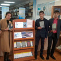 «Тәуелсіздік шыңдары» атты кітап көрмесі. Книжная выставка «Вершины Независимости».